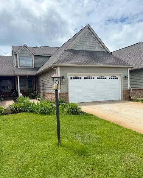 105 Clubhouse UNIT 10, Battle Creek, MI 49015