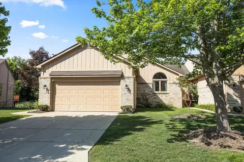 35595 Lone Pne, Farmington Hills, MI 48335