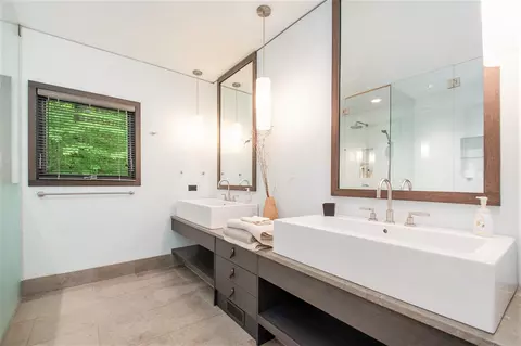 Bath - 7085 Youngren, Three Oaks, MI 49128 photo 3 of 12