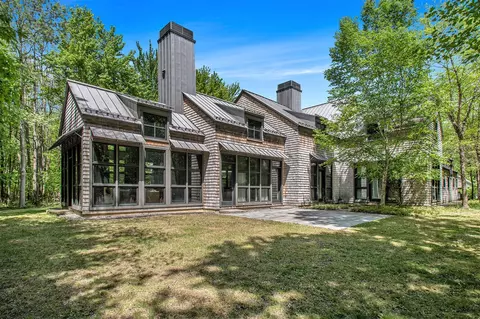 7085 Youngren, Three Oaks, MI 49128
