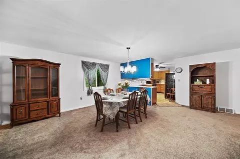 Dining - 5815 Jordan, Jackson, MI 49201 photo 1 of 2