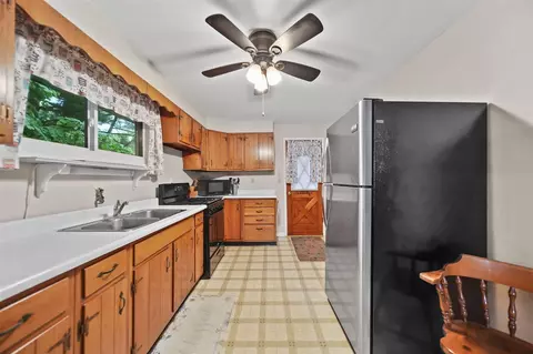 Entry Way - 5815 Jordan, Jackson, MI 49201 photo 1 of 1