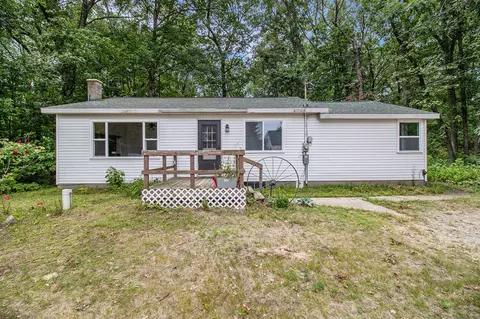 105 S Emerson Lk, Branch, MI 49402