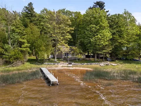 5002 Herring Grv, Arcadia, MI 49613