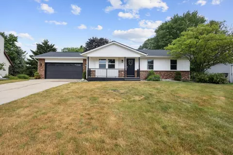 1805 Forest Lk, Grand Rapids, MI 49546