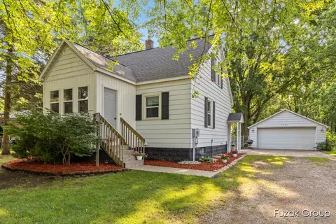 6556 96th St, Zeeland, MI 49464