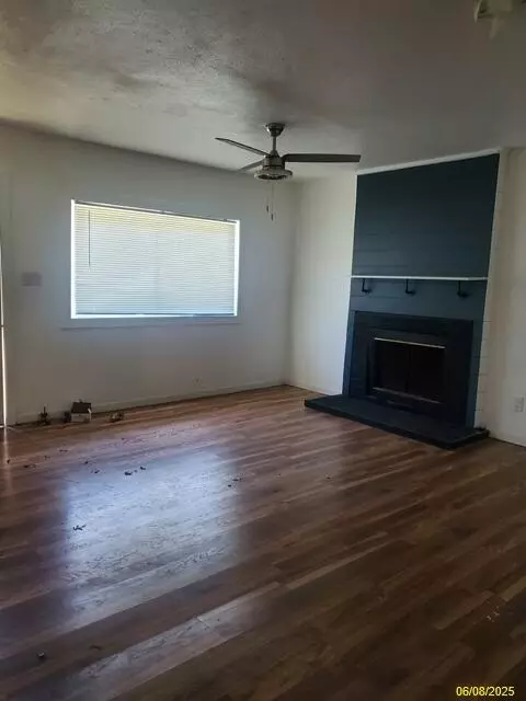 Living - 7215 S Kidd, Baldwin, MI 49304 photo 2 of 3