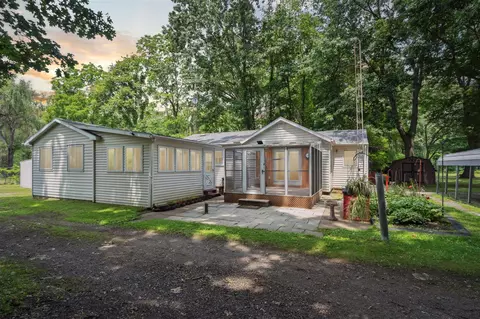 5500 Hague, Jackson, MI 49203