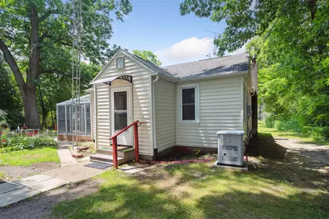 5500 Hague, Jackson, MI 49203 photo 2