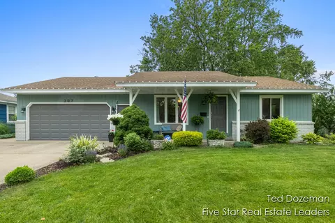 307 W 30th, Holland, MI 49423