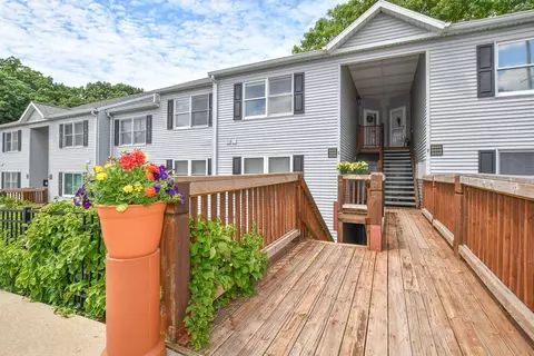 2208 Parkview, Kalamazoo, MI 49008