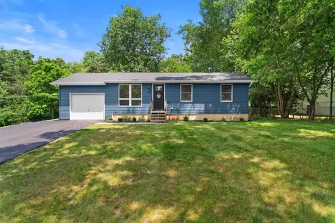 83 W Lynwood, Hillsdale, MI 49242