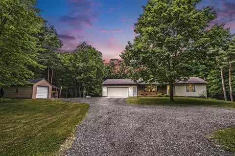 2427 140th, Dorr, MI 49323