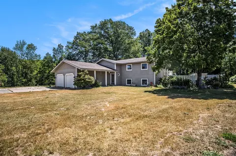 13554 Leonard, Nunica, MI 49448