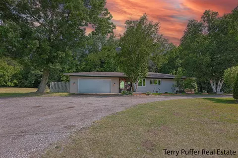 721 17 Mile, Kent City, MI 49330