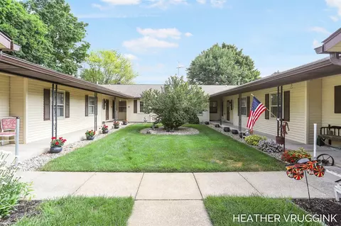 7354 Pine Grv, Jenison, MI 49428