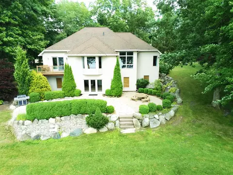 1515 E Litchfield, Jonesville, MI 49250