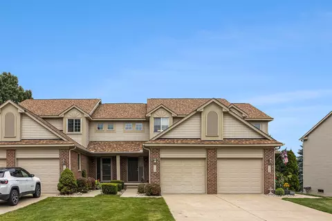 7124 Magnolia Ln, Waterford, MI 48327
