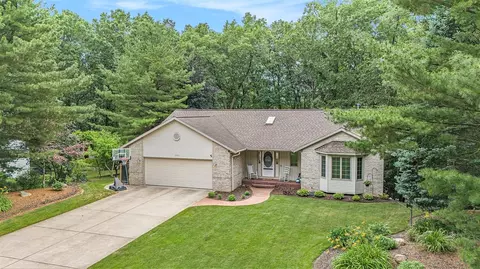2449 Cedar Crst, Grand Rapids, MI 49525