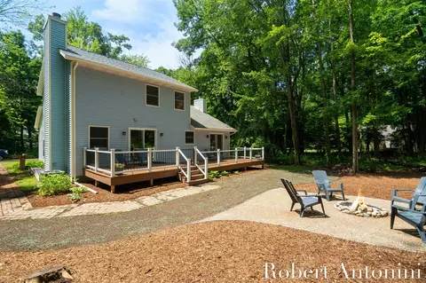 1016 Maple Hl, Ada, MI 49301 photo 9
