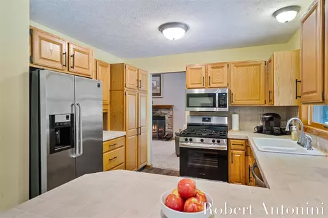 1016 Maple Hl, Ada, MI 49301 photo 21