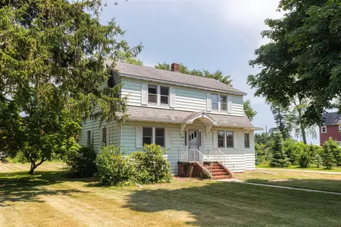 9105 3rd, Baroda, MI 49101