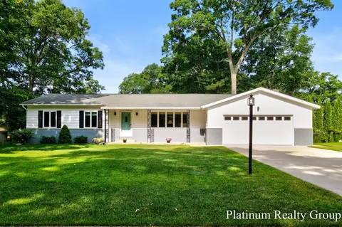 691 E Wedgewood, Muskegon, MI 49445