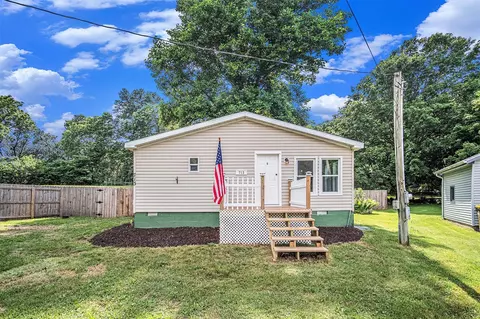 713 Maple, Ionia, MI 48846
