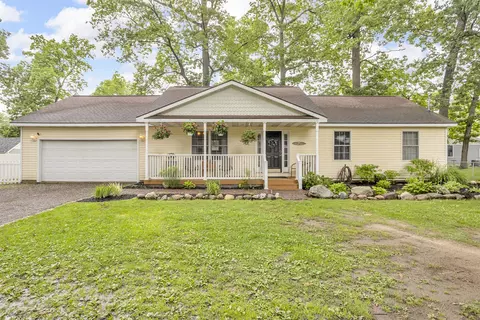 2151 Glenwood, Brooklyn, MI 49230