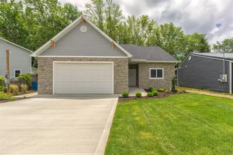 Exterior - 323 E Arlington, Bangor, MI 49013 photo 5 of 6