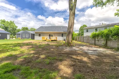 Exterior - 323 E Arlington, Bangor, MI 49013 photo 4 of 6