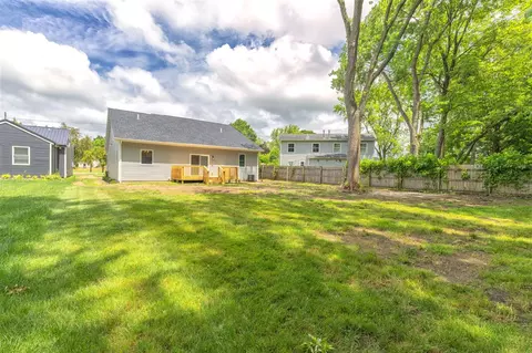Exterior - 323 E Arlington, Bangor, MI 49013 photo 3 of 6