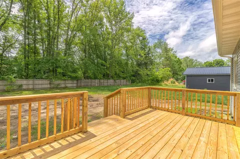 Exterior - 323 E Arlington, Bangor, MI 49013 photo 2 of 6