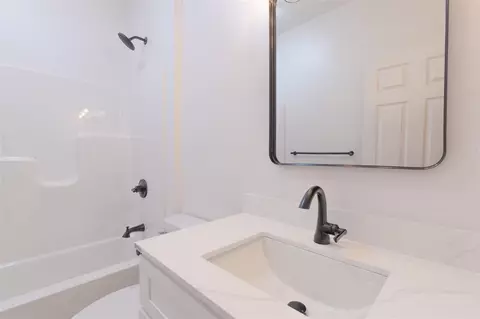 Bath - 323 E Arlington, Bangor, MI 49013 photo 1 of 2