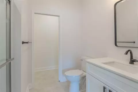 Bath - 323 E Arlington, Bangor, MI 49013 photo 2 of 2