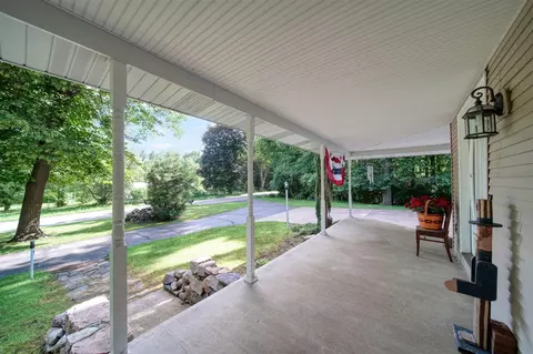 Exterior - 5933 Mccain, Jackson, MI 49201 photo 3 of 11