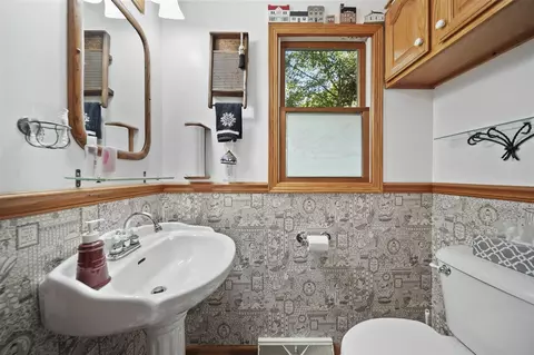 Bath - 5933 Mccain, Jackson, MI 49201 photo 1 of 2