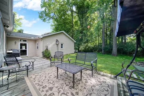 Exterior - 5933 Mccain, Jackson, MI 49201 photo 5 of 11