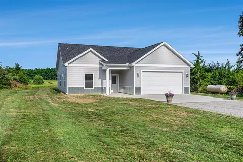 57860 James, Three Rivers, MI 49093