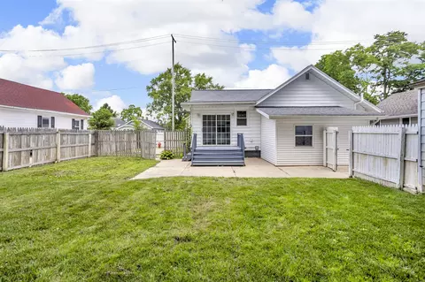 Exterior - 513 E Bird, Jackson, MI 49203 photo 1 of 9