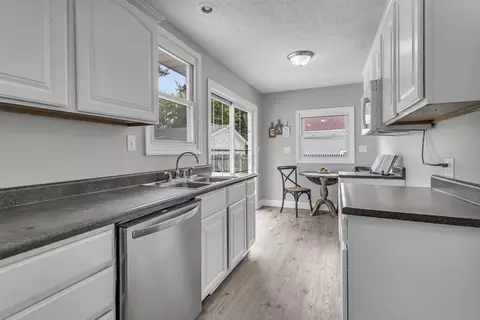 Kitchen - 513 E Bird, Jackson, MI 49203 photo 1 of 2