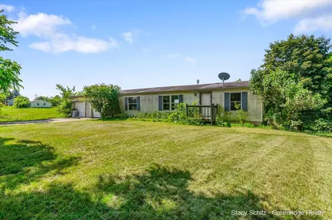9270 Jones, Bellevue, MI 49021