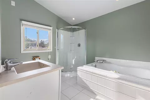 Bath - 4093 Donnely, Jackson, MI 49201 photo 2 of 3