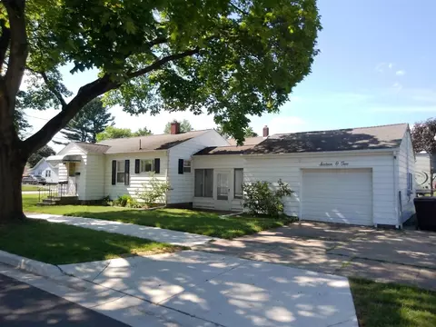 1602 Blakely, Jackson, MI 49202