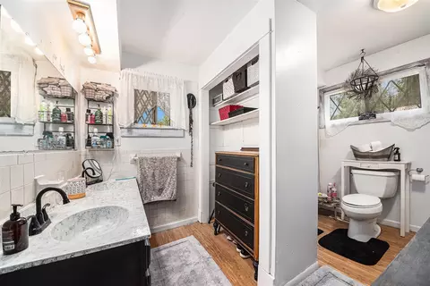 Bath - 307 Beech, Freeport, MI 49325 photo 2 of 3