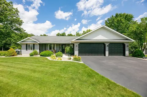 18266 State Line, Edwardsburg, MI 49112