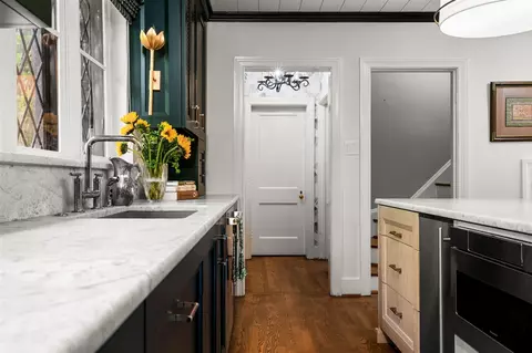 Kitchen - 2010 Devonshire, Ann Arbor, MI 48104 photo 6 of 10