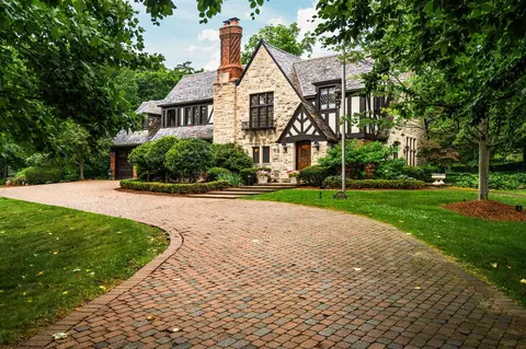 Exterior - 2010 Devonshire, Ann Arbor, MI 48104 photo 6 of 11