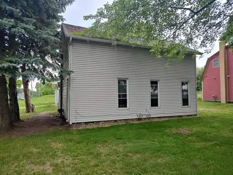203 E Home, Edmore, MI 48829 photo 3