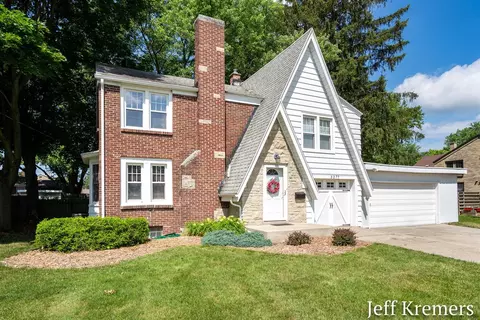 3277 Ottawa, Grandville, MI 49418